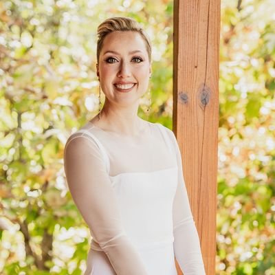 Asheville Hair & Makeup by Jeanne and the team. Weddings, celebrations, photo and video shoots, movies, our private studio or we can come to you!