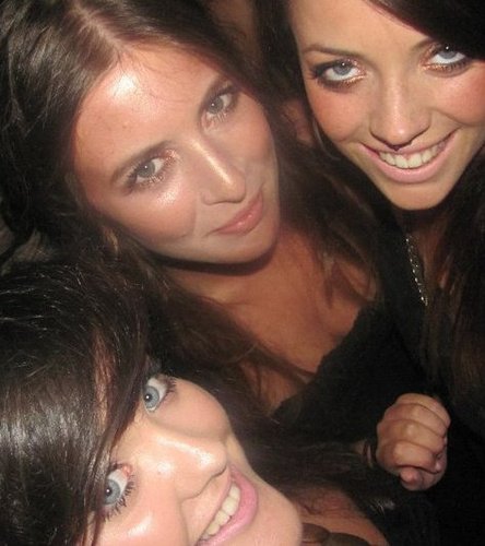 claireoh3's profile picture. Designer, Baker, Technical messer. I like solutions.💄☕️🍷🖥️