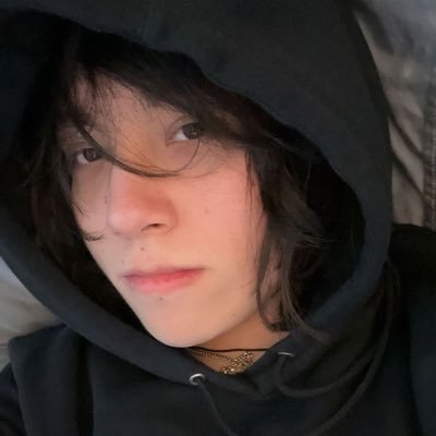mention caitibugzz or finn wolfhard and i'll be barking at your feet