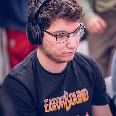 Coach/Joueur Normand SSBU et joueur SSBM , Main ultimate : Ness , Main SSBM : Sheik , 22