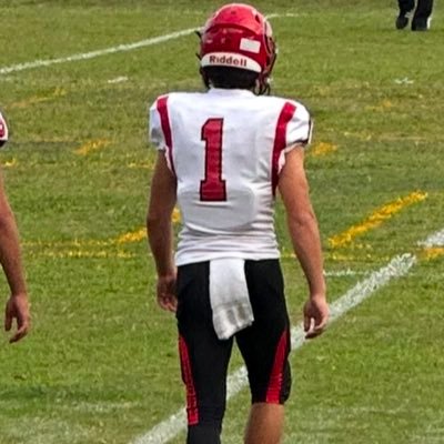 Class of 2028
Football: 5'11 185lbs
Running Back, Linebacker, Safety, Corner, Slot, Kicker
Wrestling: 165lb Weight Class
GPA: 4.2
40 Yard Dash: 4.5