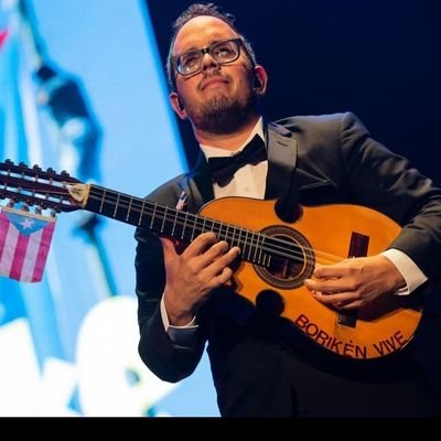 Soy reflejo de antepasados fusionando la música puertorriqueña. Trabajo en la musica folclórica, rock, regge, reggeton, ska, jazz y world music #BorikénVive