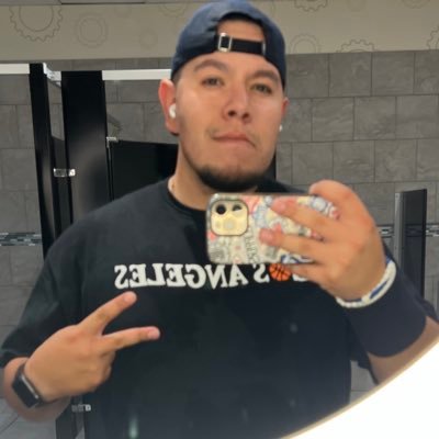Nerdy LA sports fan, sneaker head, hat and jersey collector ✨🐏 🏀