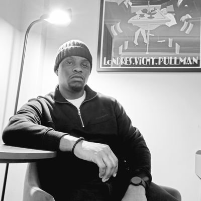 lottychime's profile picture. Sic Parvis Magna