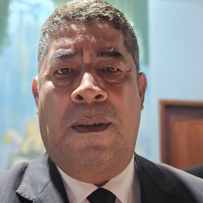 Paraense, Engenheiro Civil,Engenheiro de Segurança do Trabalho, ex conselheiro regional do Crea-AP