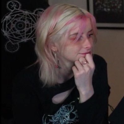 tudo começa pelo 𝓢angue. ⌗ ela/dela 🏳️🌈 ┆ faço threads, comento coisas de ordem,streamers e sobre a elayne baeta