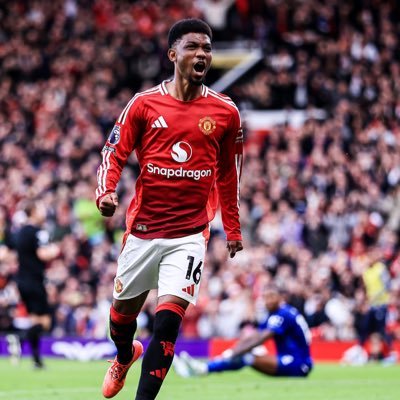 Jerseys n Sports apparels 🔌 • @ManUtd @AbdullahiLawerl backup account