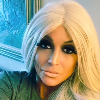 carrieschmidt5's profile picture. 