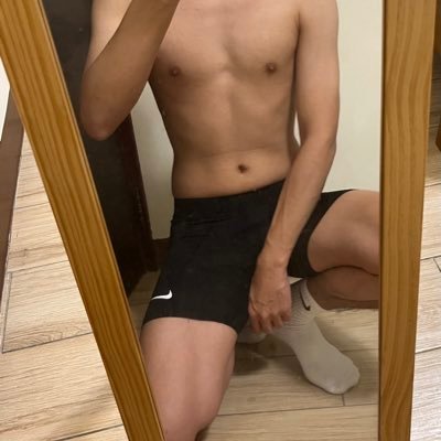 Casper_seee's profile picture. 175/65 | #眼鏡控 #短髮控 #推止於推🩲🧦🏊‍♂️♨️🫂👀看片用不常開