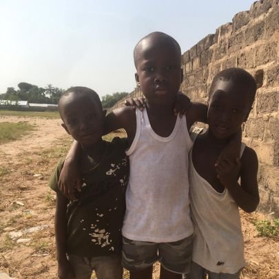 hello everyone am from Gambia smiling course of African 🇬🇲