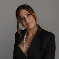 Julia (@brunastorie) 's Twitter Profile