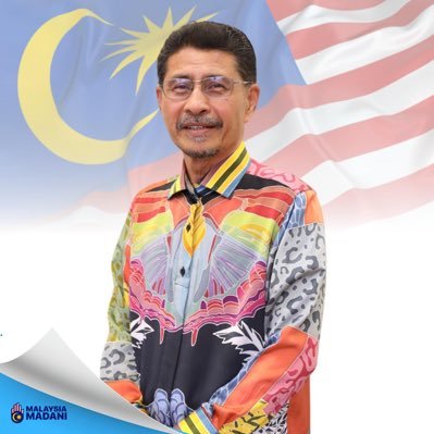 Demokrat • Union • Pengerusi Biro Pekerja KEADILAN • Pengerusi TEKUN Nasional
