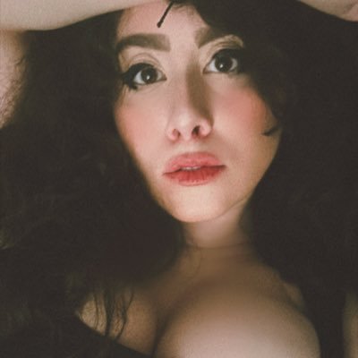 xoxo Gossip Giancaspro on Substack. Music as Sweaty Lamarr. Words @wigwagmag, @bullshitlit, @drunkmonkeysweb, @livinapress, @press_roi, @meowmeowpowpow. She.