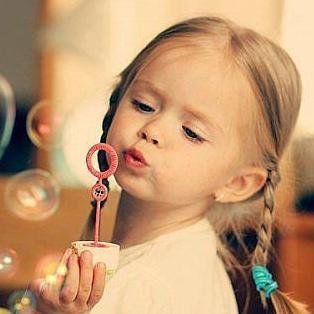 SadeceElif's profile picture. Sizinle tanışırken ya da sizden nasihat dinlerken söylediklerinize değil yaptıklarınıza bakıyorum...