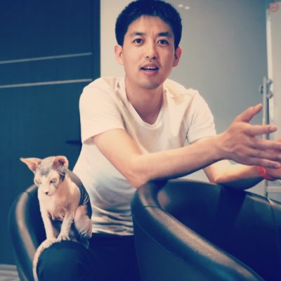 Founder of VOMO AI. One-person company building a meeting transcription app that turns conversations into action. Making meetings matter.