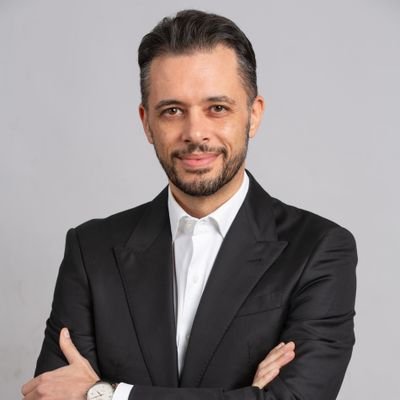 Psicologo, formatore aziendale, autore.
Aumentare la nostra felicità è l'unica strada.