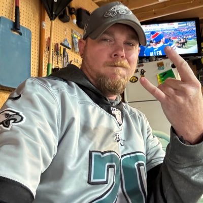 RobShade2's profile picture. German🇩🇪/Irish🇮🇪/Canadian 🇨🇦. 
Love it or hate it. 😘🍑
IOWA🌽🇺🇲
#FlyEaglesFly🦅
#IowaHawkeyes
#DubLife✌️
Horror/Sci-fi/Thriller Movie Fan ☠️👽😈