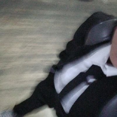 asampezee's profile picture. gatau, seneng aja jadi random.