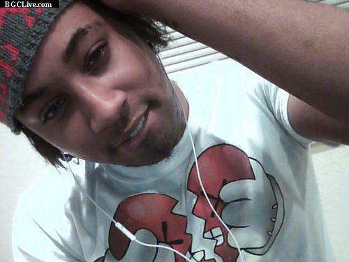 Team swagg team fresh .... Im treyvon and im about 6'1 I play basketball I sing and I love writing. im outgoing and fun to be around . Im in college
