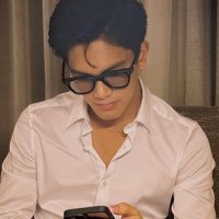 BREAD π (@breadngjarfyang) 's Twitter Profile