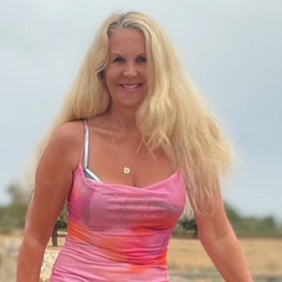 🔸Travel 🏝🏖 🔸Passion for style and sports🦒 🛍 🎀 Mummy 🔸New acct old account hacked 🇺🇸Helping USA college student .tiktok:smithchurch_