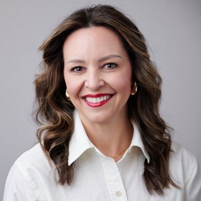 Results-driven leader, dedicated to shaping the future of government innovation through strategic communications and technology-driven transformation