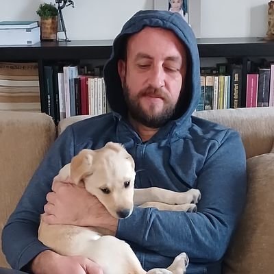 hergeledengelen's profile picture. Bir şey çökerken, tükenirken, öte yanda yeni bir şey doğar.