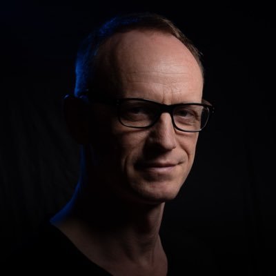 Communication & Event Expert in #Healthcare ||| Cofounder of #MEDmeetsTECH ||| Private: #swim #bike #run #swimrun #triathlon #windsurfing #skiing