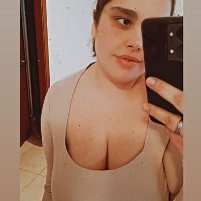aataraxxxia's profile picture. esto es como una especie de diario, no?