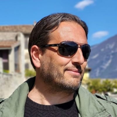 cassius429's profile picture. Libero mercato in libero stato...
Putin merda