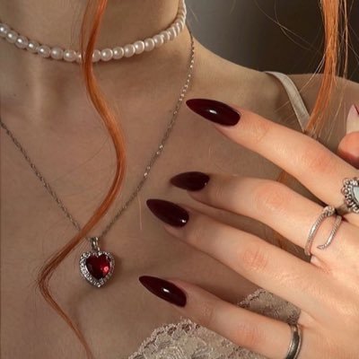 yrgoddessleila's profile picture. Findom | worn socks seller | 22 | NO TRIB = NO RESPONSE | perfect spoiled redhead goth | https://t.co/GtCVL5pVEX | FR/ENG