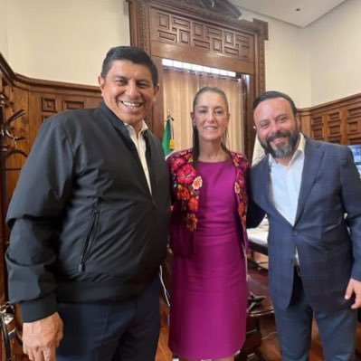 Secretario de Gobierno, orgullosamente oaxaqueño, padre y esposo. Idealista y comprometido con la transformación de #Oaxaca