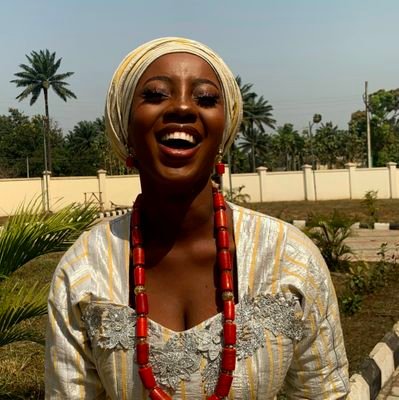 ||That one All-rounder; SydneyElla! Books are everything!📚||Writer||OAP @BowenRadio||Kdrama-tic||Spoken word||Voice over artist||Storyteller||Communicator|❤️