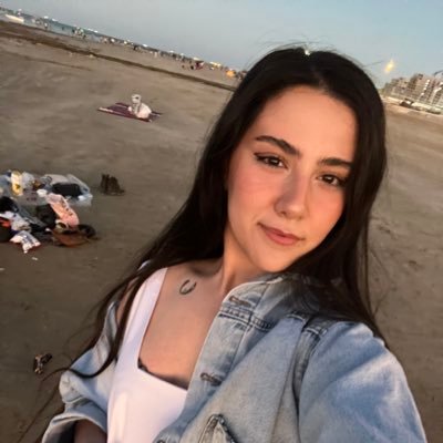 🧝🏻‍♀️🤍🌚
