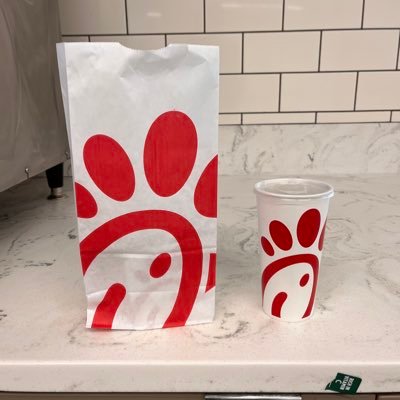 red_gawn's profile picture. 大红袍和他的直属领导