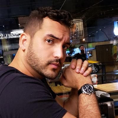 ducasroch's profile picture. Fora do meio, só observando!