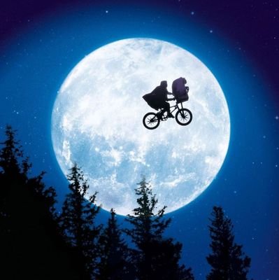 ReviewsBubble's profile picture. 🎬