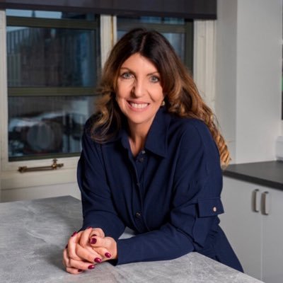 💻 Communications - scottish offshore wind industry. Former STV presenter & journalist 📺 Proud Mum 💗💙 Forever grateful @friendsofneuro @braintumourorg 🧠