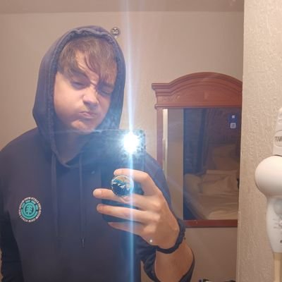 baros_zach's profile picture. my hobbies are reading & sports.