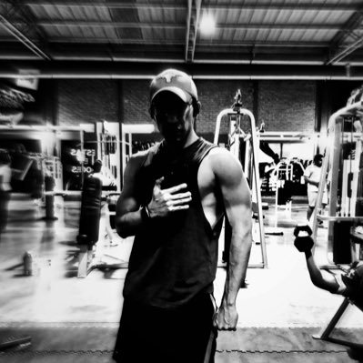 Méx 🇲🇽▪︎34 años ▪︎Carácter abierto ▪︎Optimista ▪︎Atlético▪︎Persistente ▪︎ 《Disfrutando cada momento》 《Salir de la rutina》 《🏋️♂️🧠》