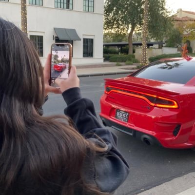 moneevazquez's profile picture. 