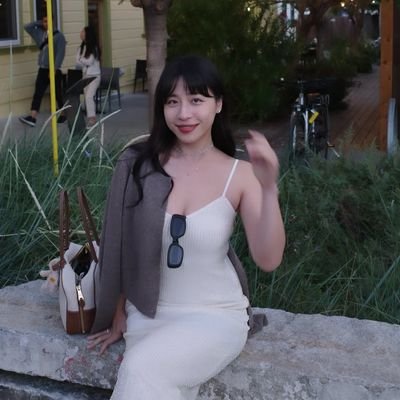 NadiaFa95730145's profile picture. 