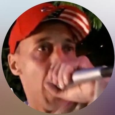 Artista , figúra pública , cantor , compôsitor , Letrísta , e produtor musical do genêro Rap nacional desde os anos 90 no estílo sólo.