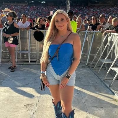 BriannaCop35478's profile picture. 