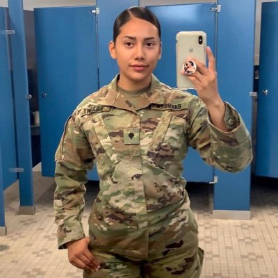 military babe, here to connect with the world,A Christian ✝️ a book lover,music lover.