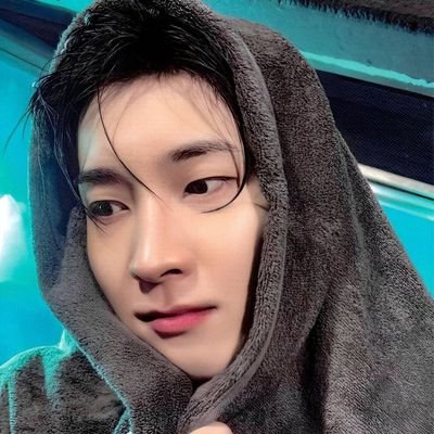 living is; carat-exol
• | when stars align, destiny allows and in God's will, I'll see my best boys. Maybe not now but in Gods perfect time.🍀✨