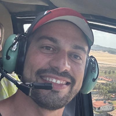 Jr_Lira's profile picture. Administrador, blogueiro e apaixonado por grandes idéias, e por @RaissaGabriela tb.