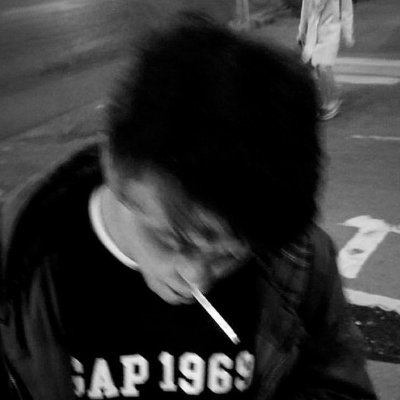 ohyoumydarling's profile picture. не белый не красный 🇷🇺🖤 
Был Холден Колфилд, стал Крис Кельвин.