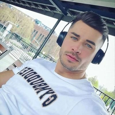 markherry471633's profile picture. let love led ♥️