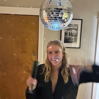 seemecarolin's profile picture. 